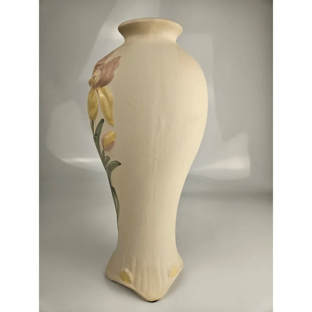 Vtg Harris Potteries Ceramic Vase Embossed Iris Flowers‎ Cream Floral Home Decor